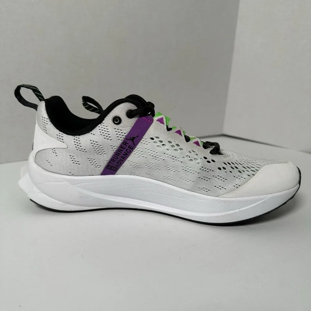 Jordan zoom trunner