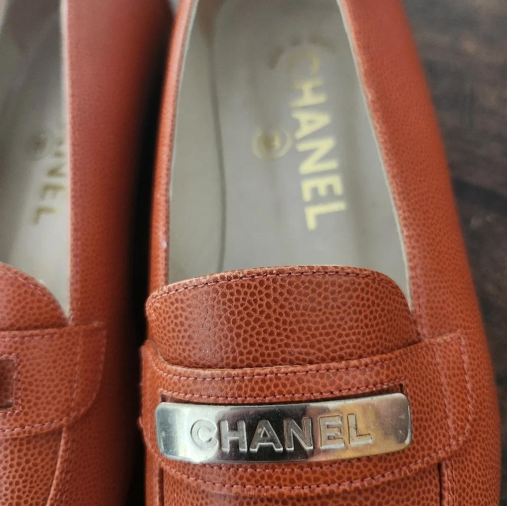 CHANEL orange pebble