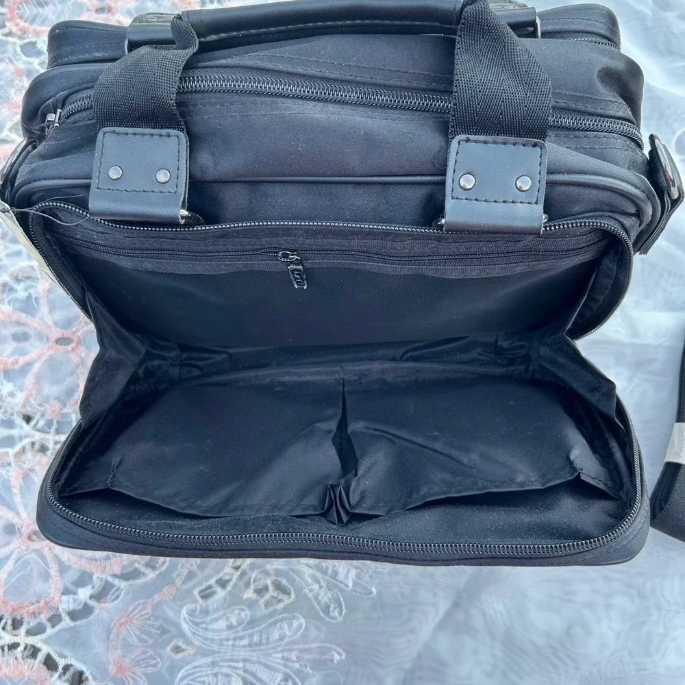 Leif Los Angeles Messenger Bag Black Multi Compartment Techwear Minimalist‎