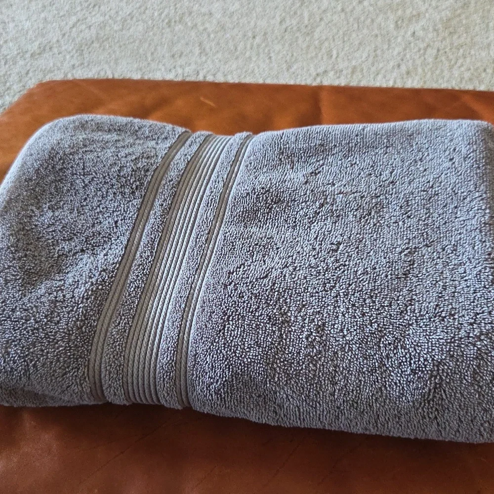 Charisma bath sheet