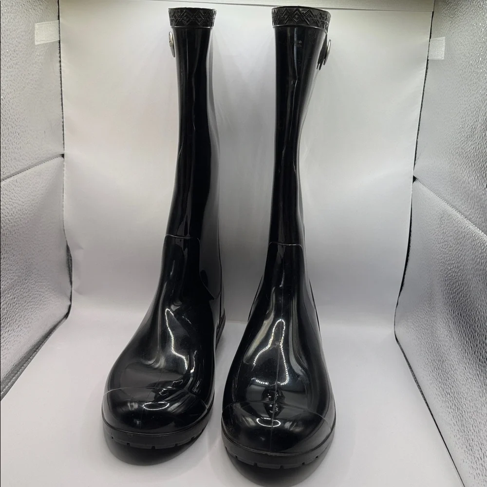UGG classic stylish