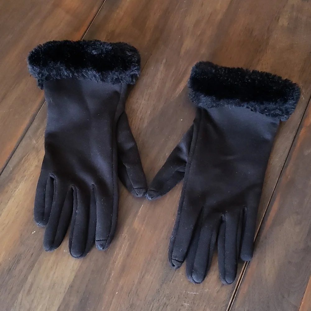 Isotoner Thinsulate Faux Fur Trim Fleece Gloves OS
