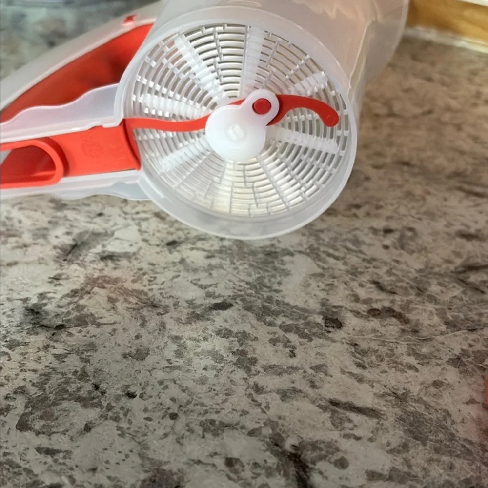 Tupperware sift style