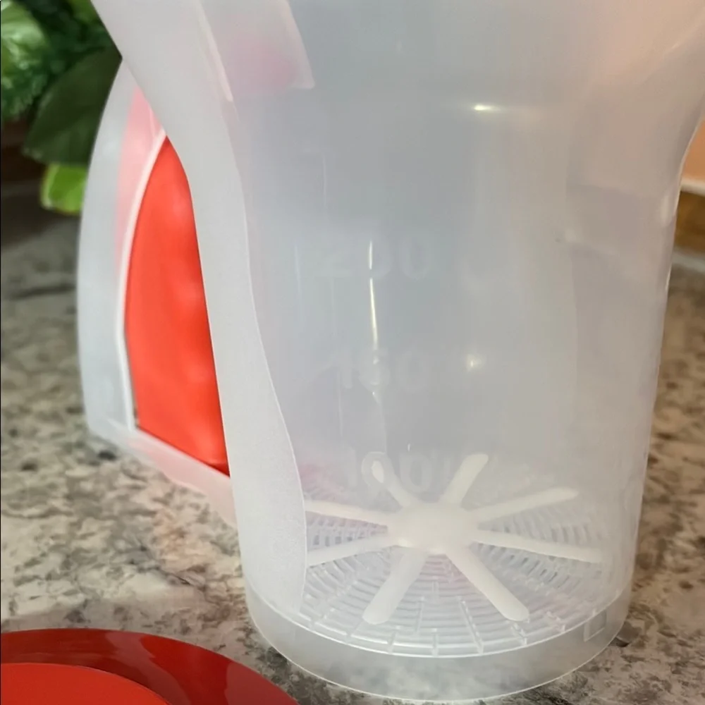 Tupperware sift style