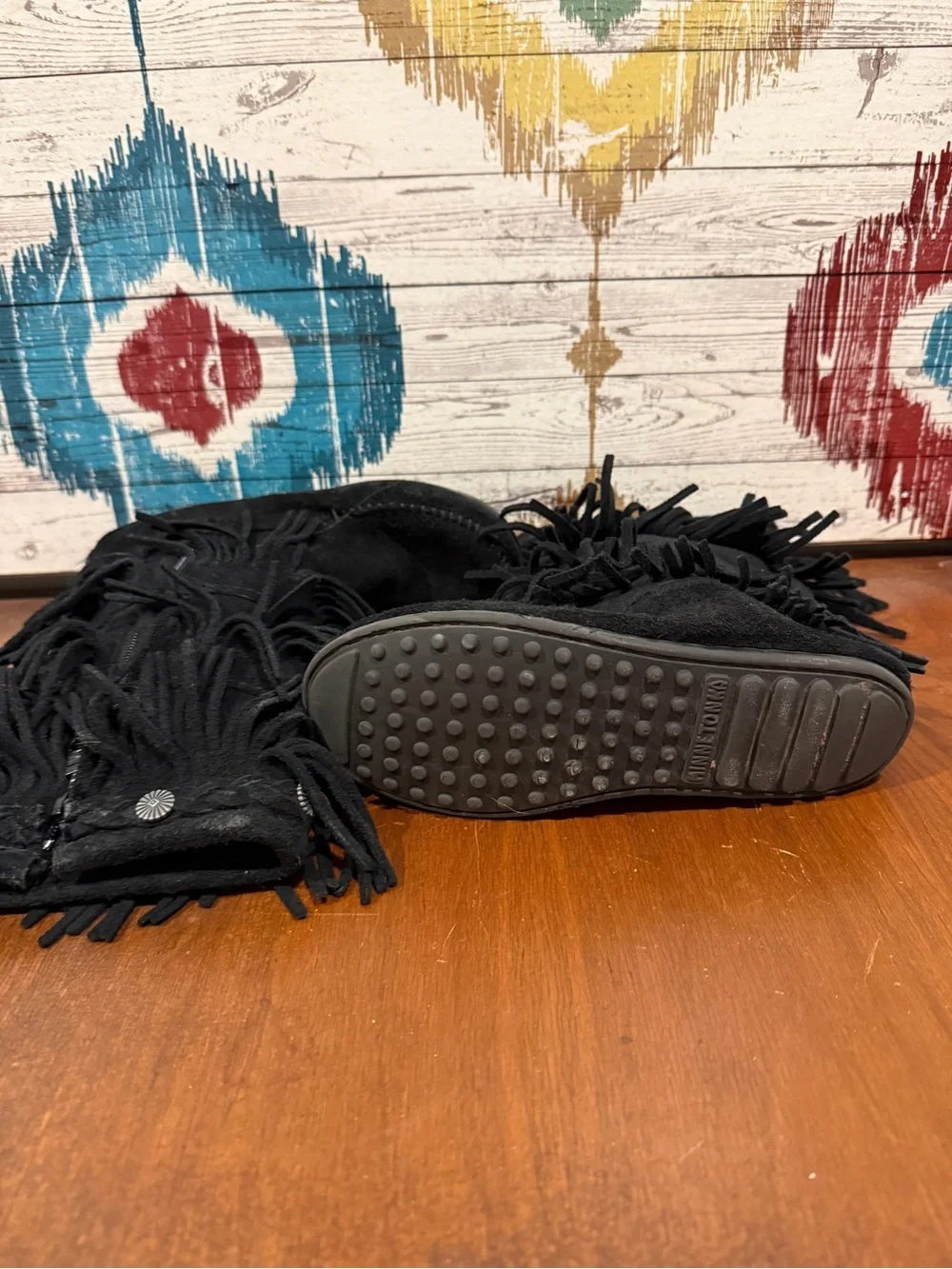 Minnetonka stylish black