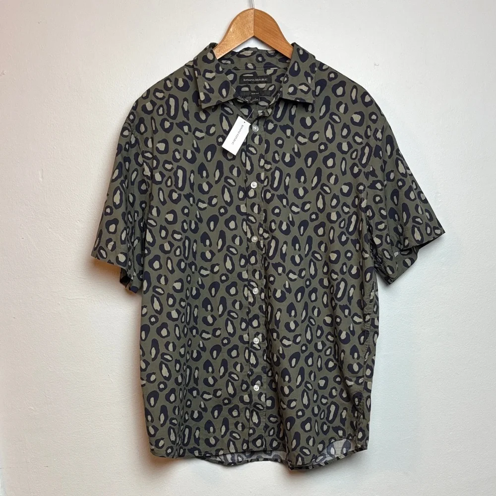 NWT Banana Republic Men's‎ Slim Fit Short Sleeve Button Down Shirt Large Green