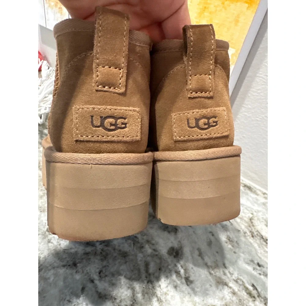 UGG key featuressilhouette