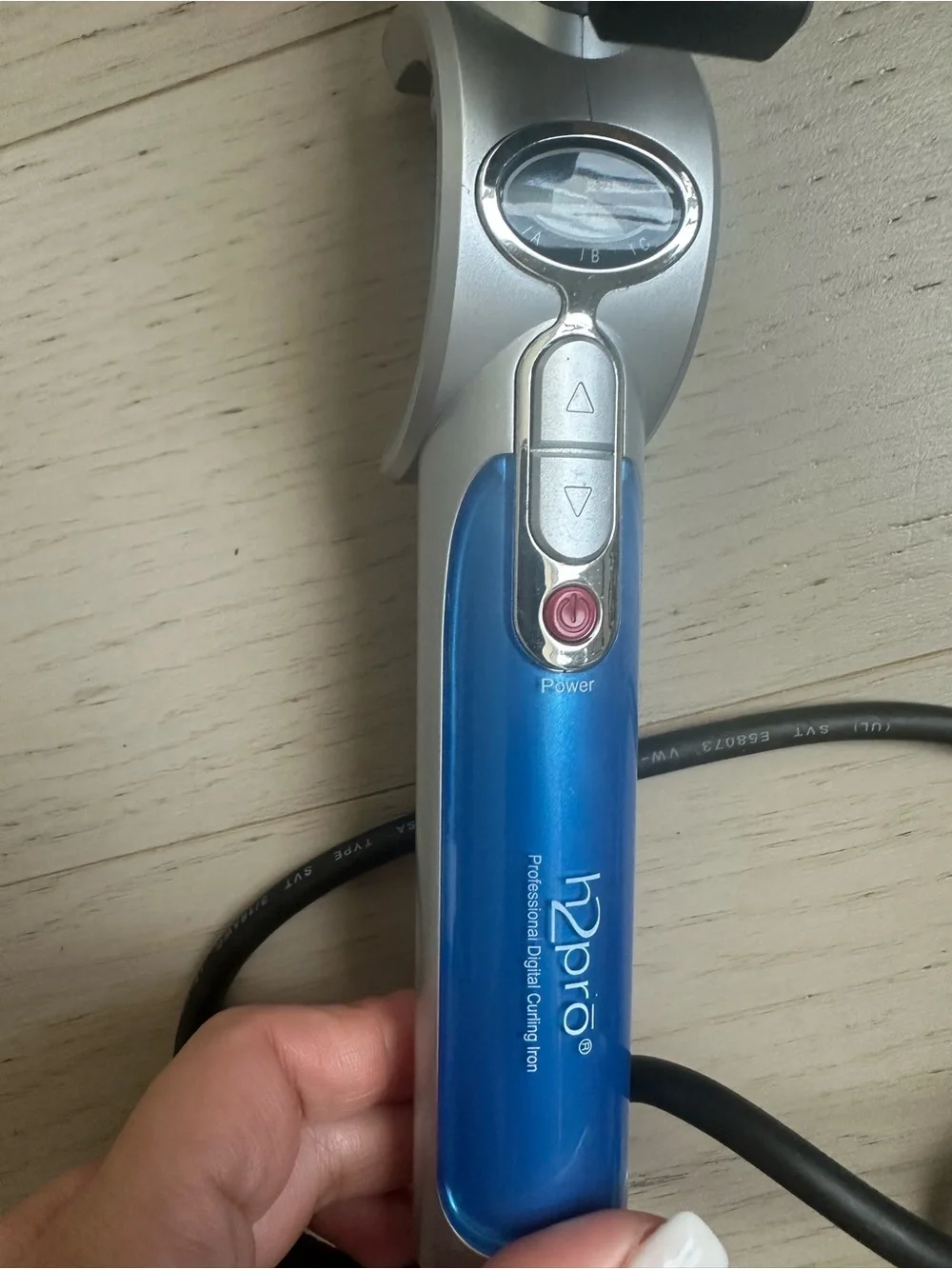N/A curling iron