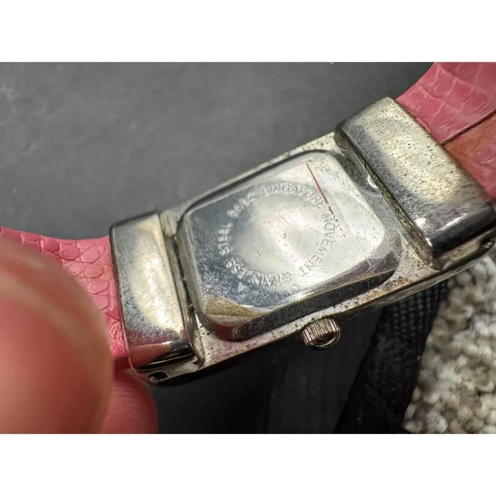 Eikon analog wristwatch