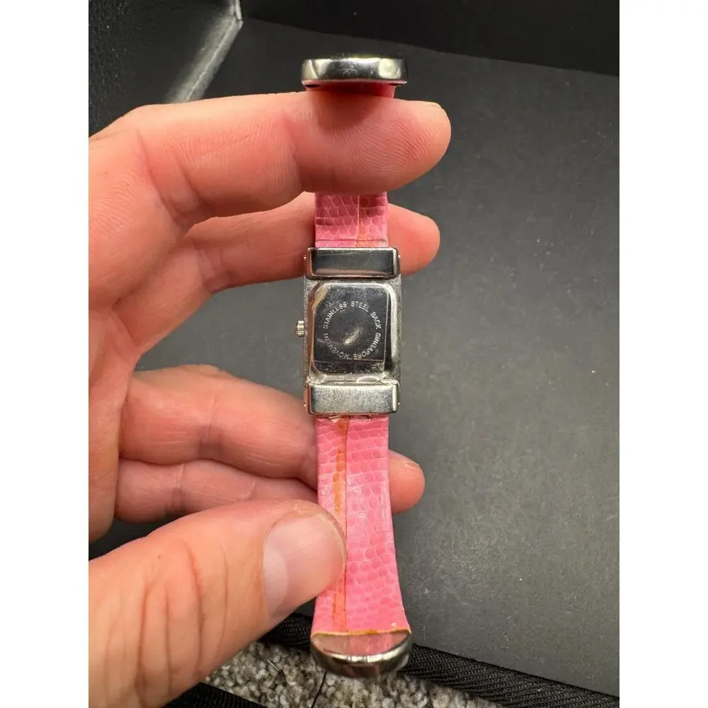 Eikon analog wristwatch