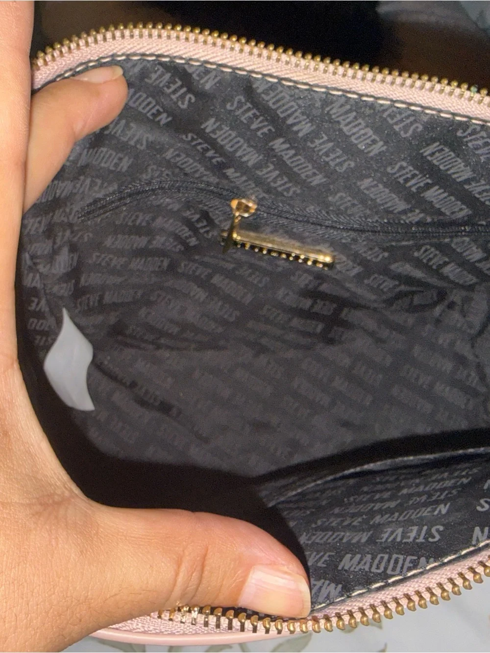 Steve Madden compact steve
