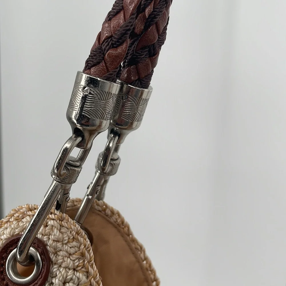 The Sak sak woven