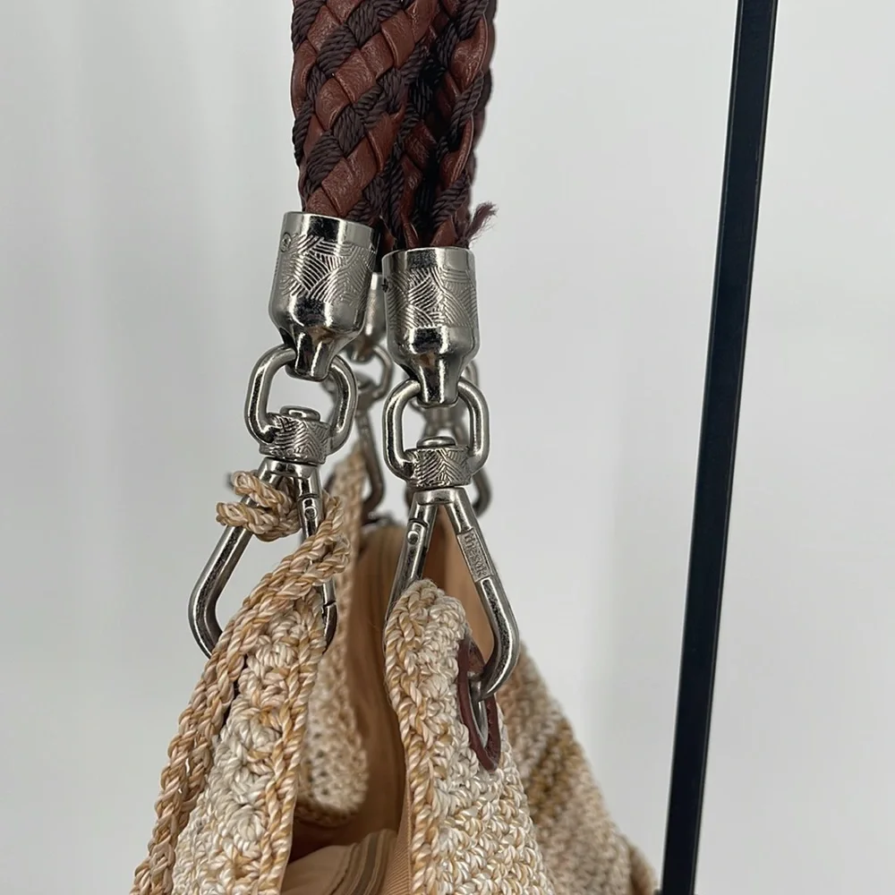 The Sak sak woven