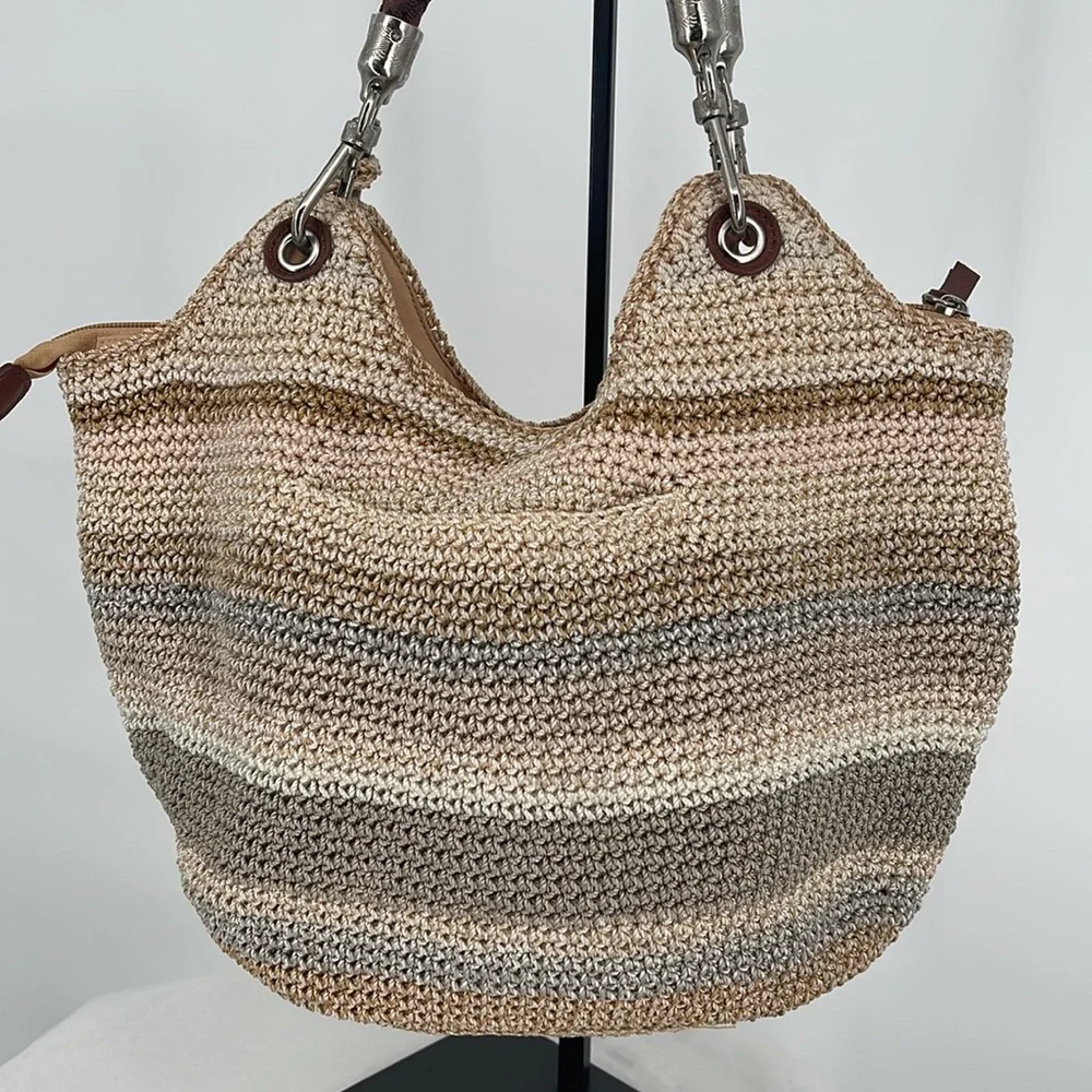 The Sak sak woven