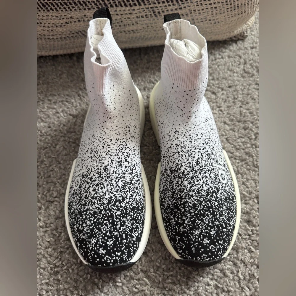 ALO Yoga sock style