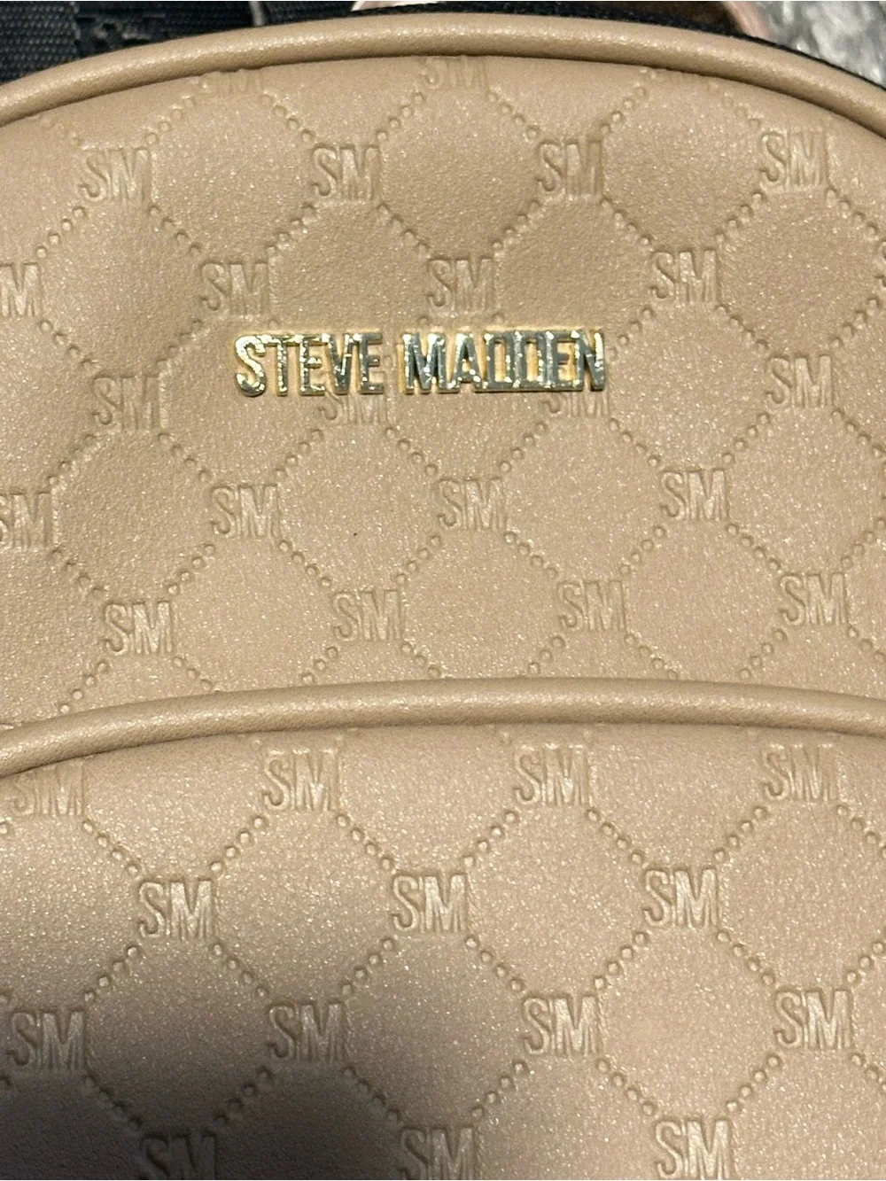 Steve Madden compact beige