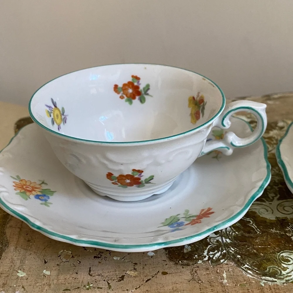 SCHUMANN BAVARIA Tea Cups and Saucers