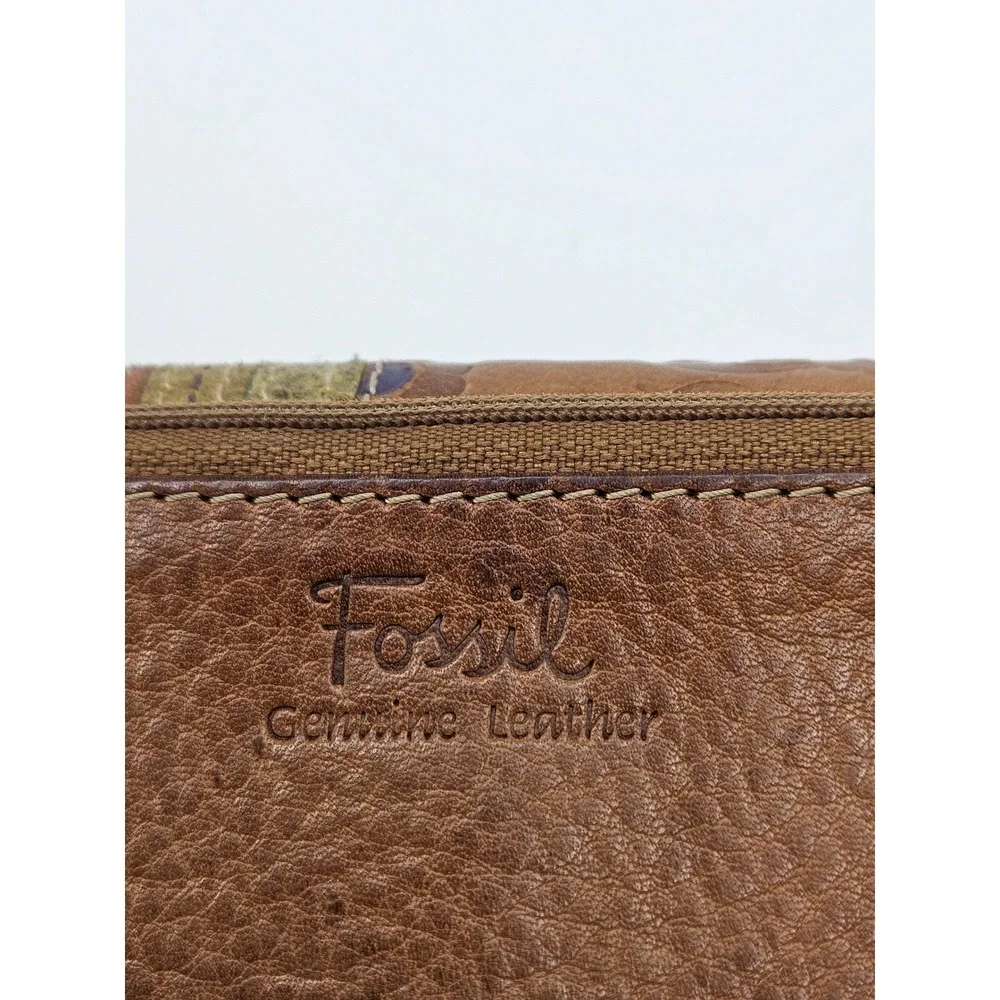 Fossil tri fold