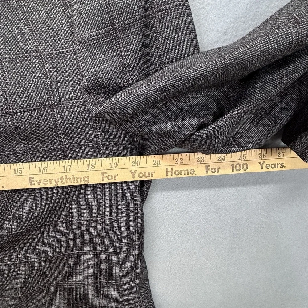 Jos A Bank Traveler Blazer Mens 39R Wool Windowpane Check 2 Button Gray‎ Jacket