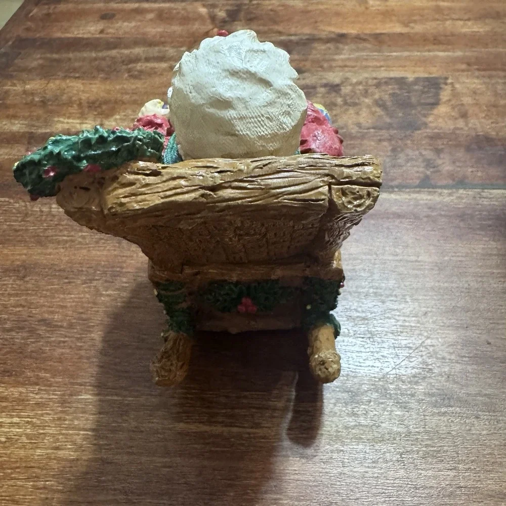Holiday Traditions figurine christmas box