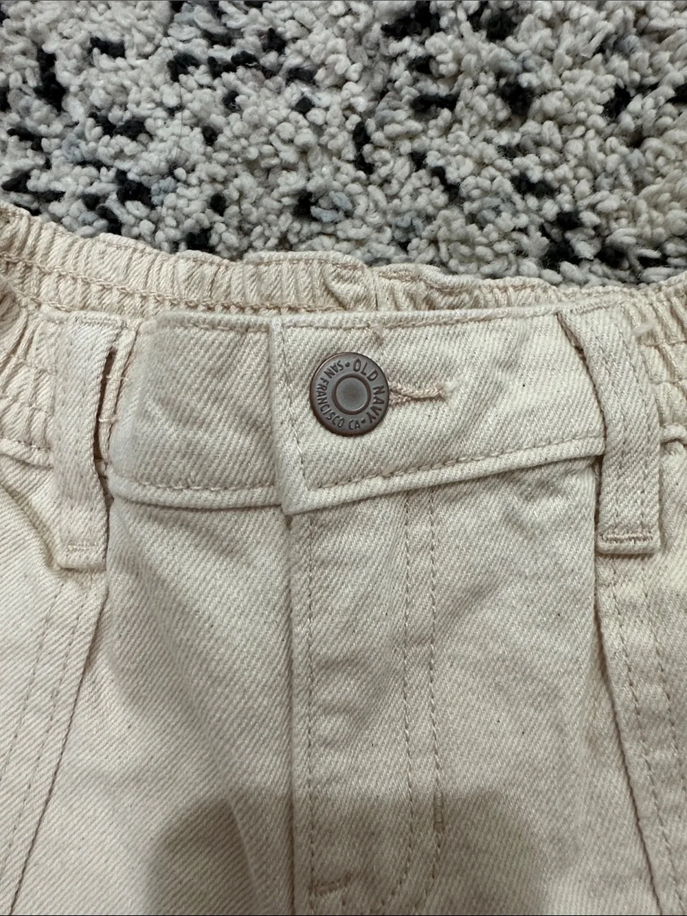 Old Navy Cream Utility‎ Shorts with Elastic Waist