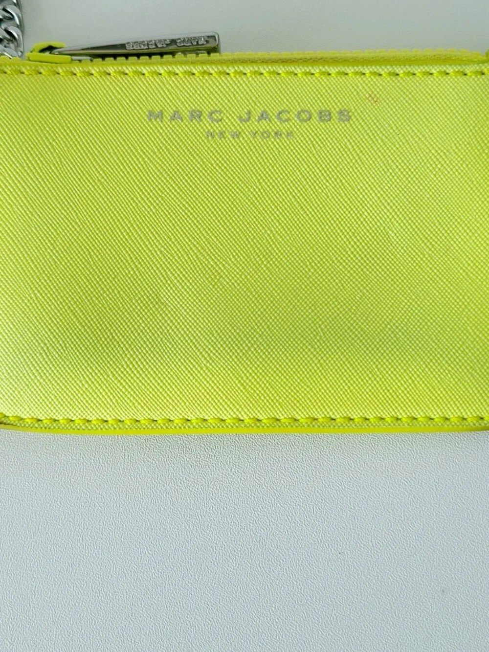 Marc Jacobs compact marc
