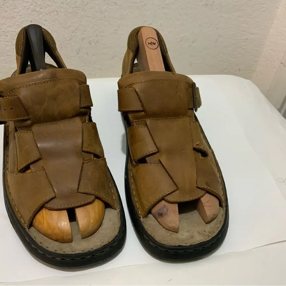 Thom McAn excellent preowned