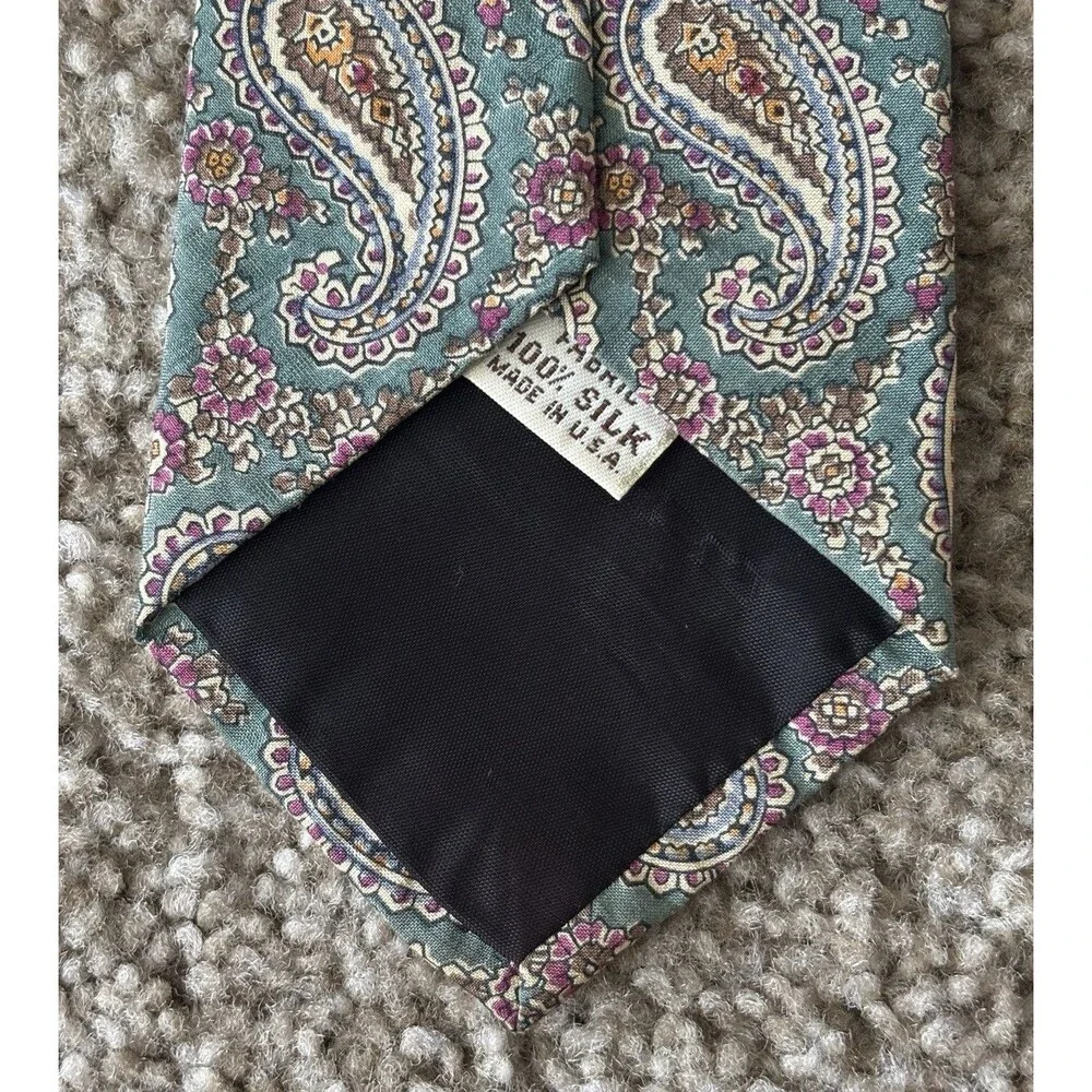 Saks Fifth Avenue handsome silk