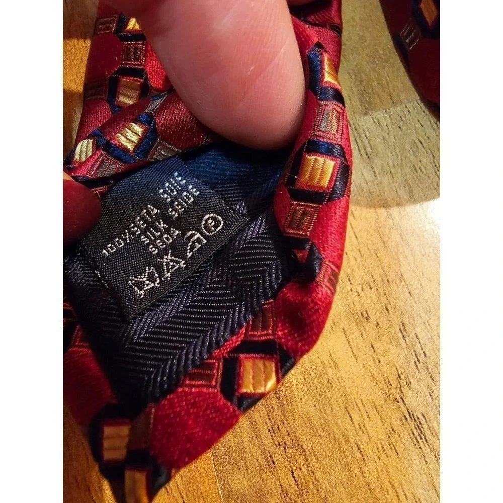 Burberry 100% silk