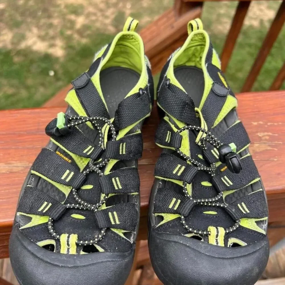 Keen Men's 6 Womens 7.5 Black Green Water Hiking Outdoor Gorpecore Sandals