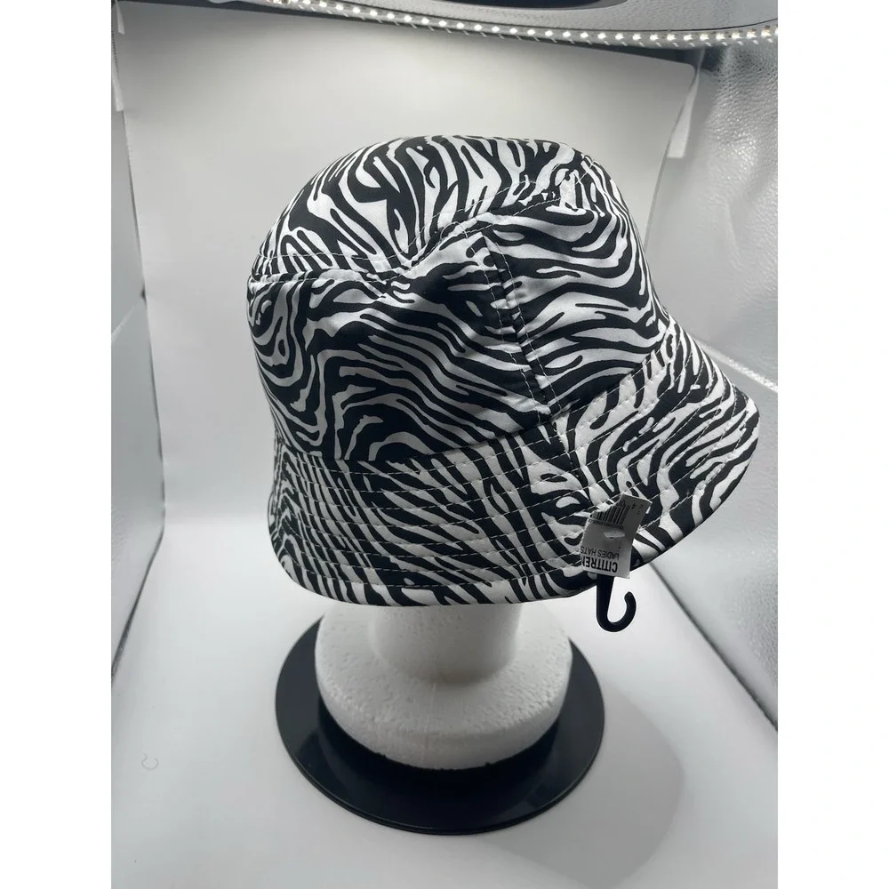 NWT Design Zebra‎ Print Bucket Hat Black White Sz S/M Safari H0171