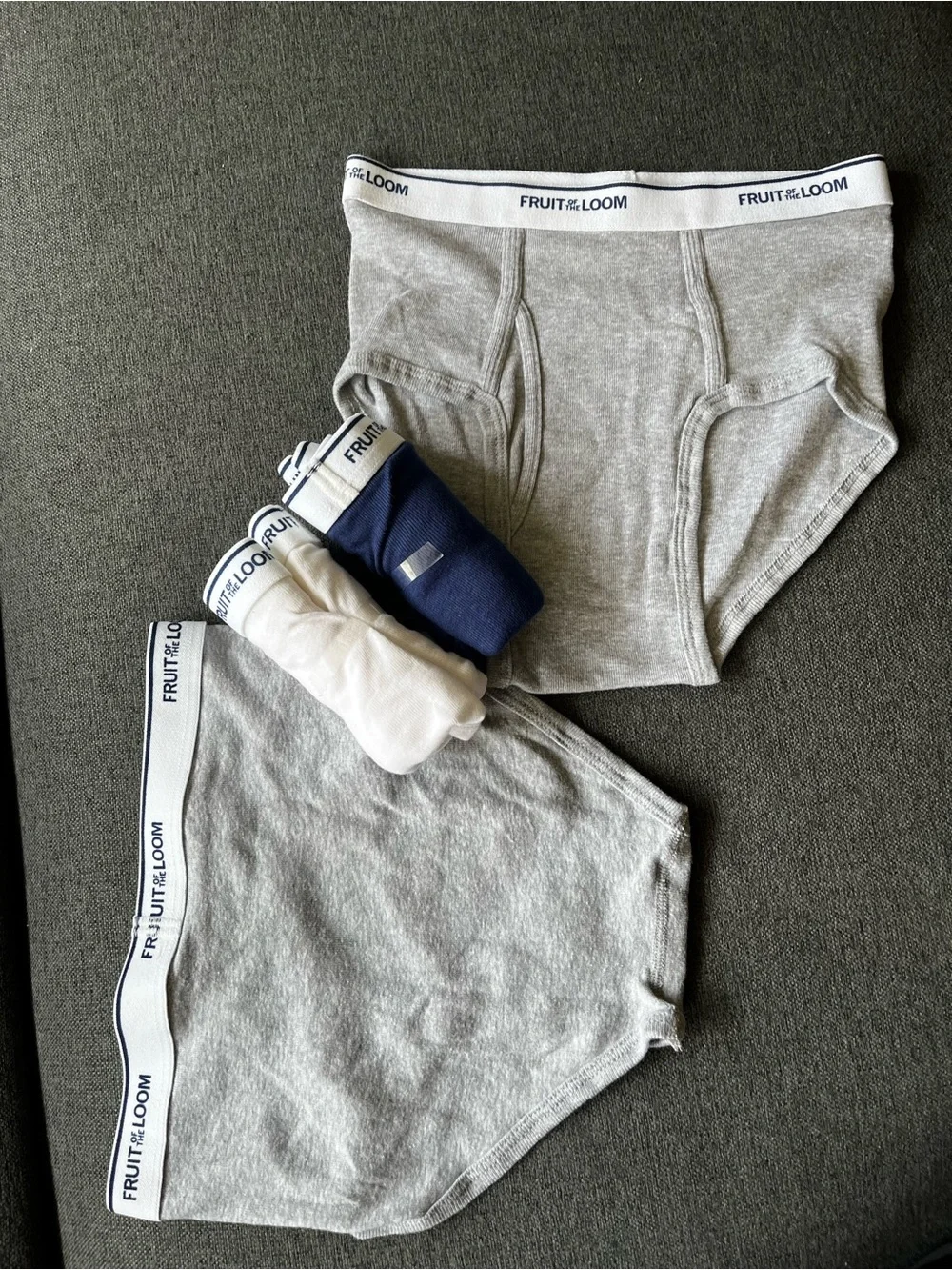 NWOT Fruit of the Loom Boys Large Briefs 4 Pack NWOT