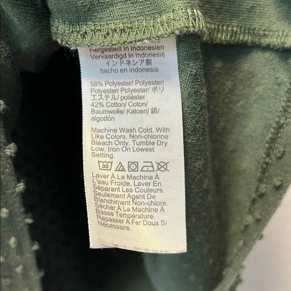 J. Crew size signs