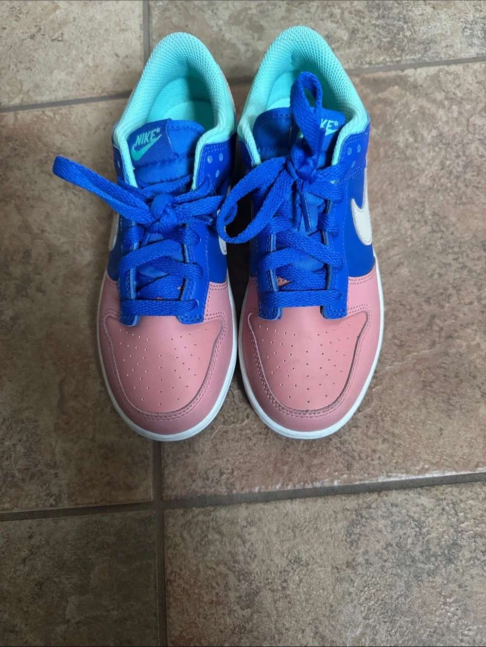Nike colorful low
