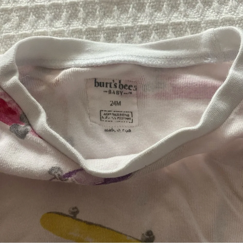 Burts Bees sets burts