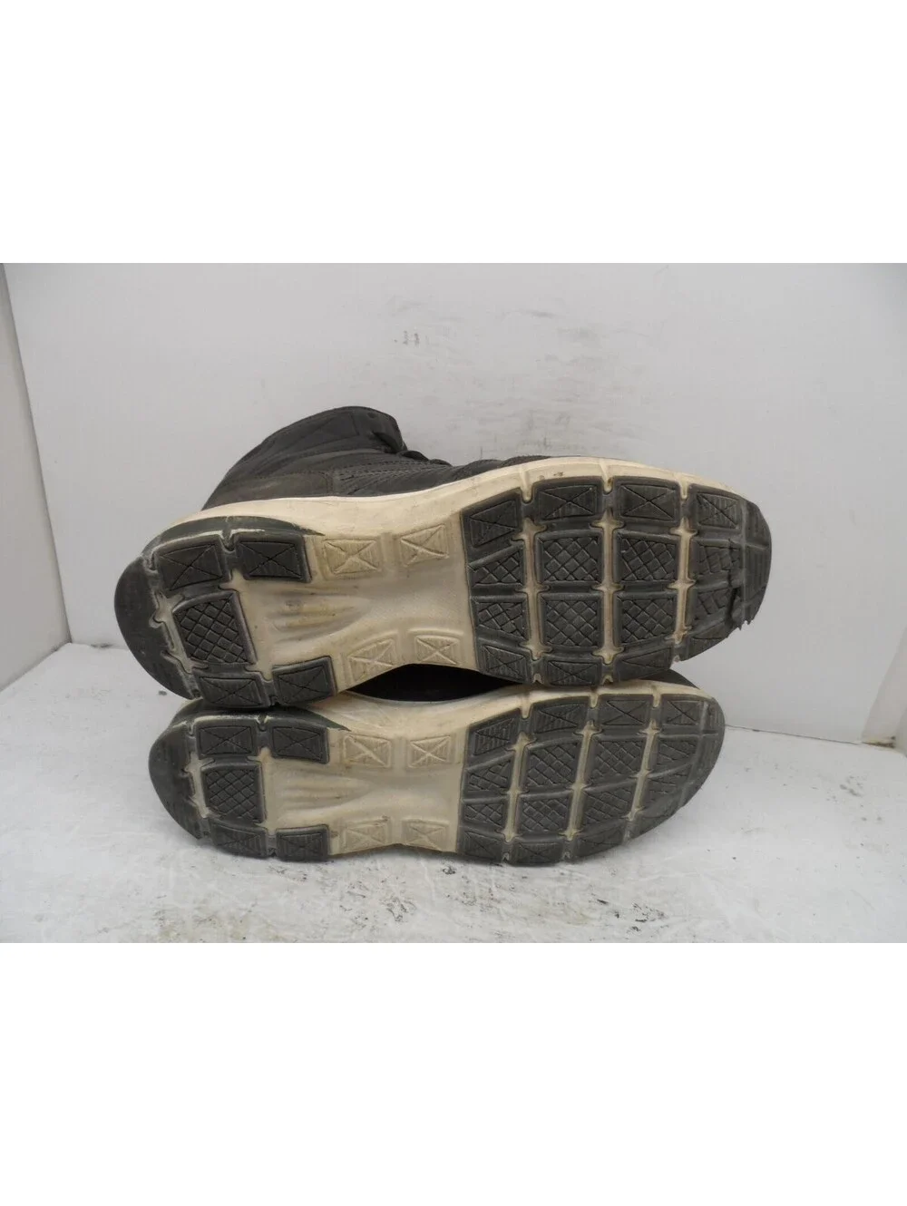 Dakota used shoes