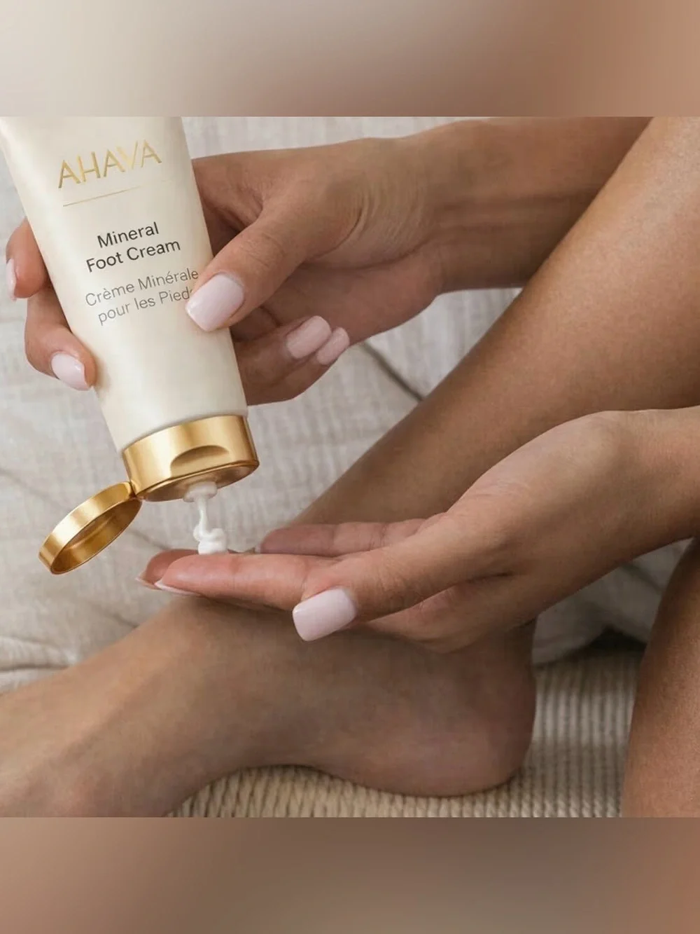 AHAVA soft ingredients leave