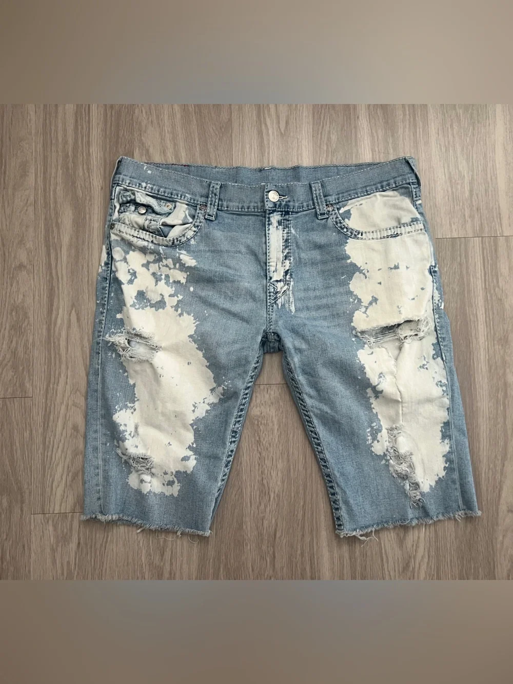 True Religion Men’s Size 42 Cut-Off Natural Big T Distressed Denim Shorts