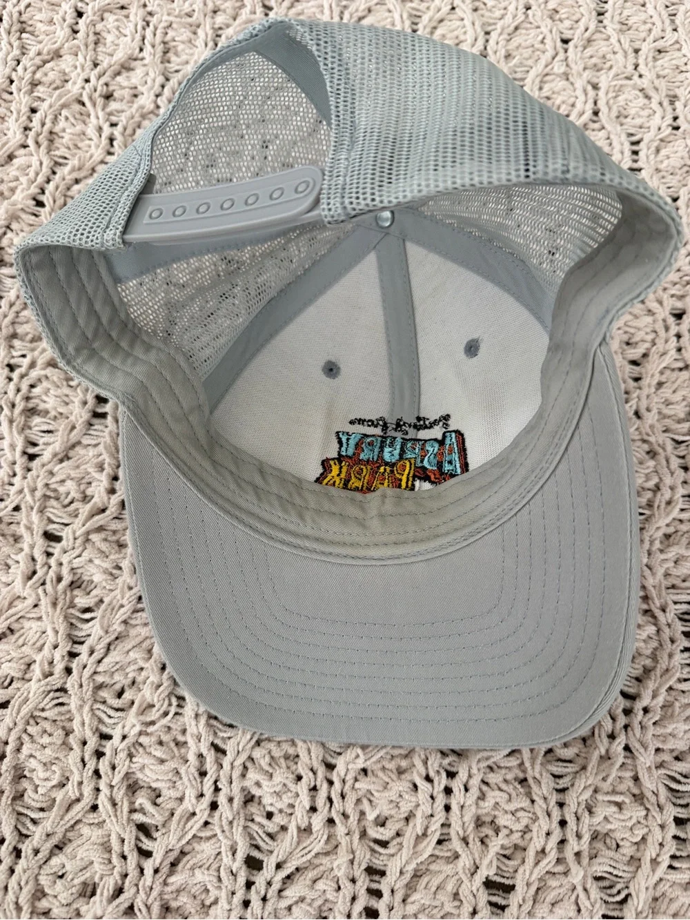 N/A light gray