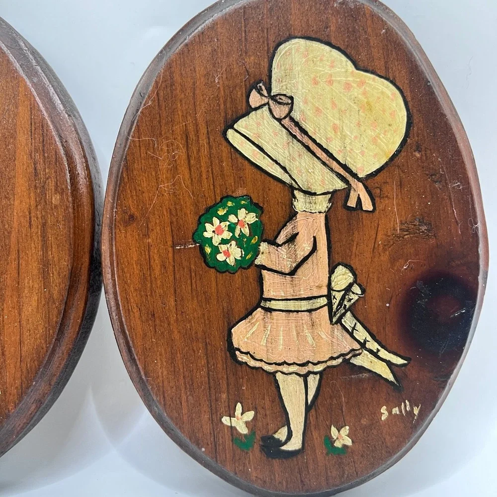 Vintage Hand Painted Wood Plaques Set Boy Girl Kitsch Wall Decor Oval 5in