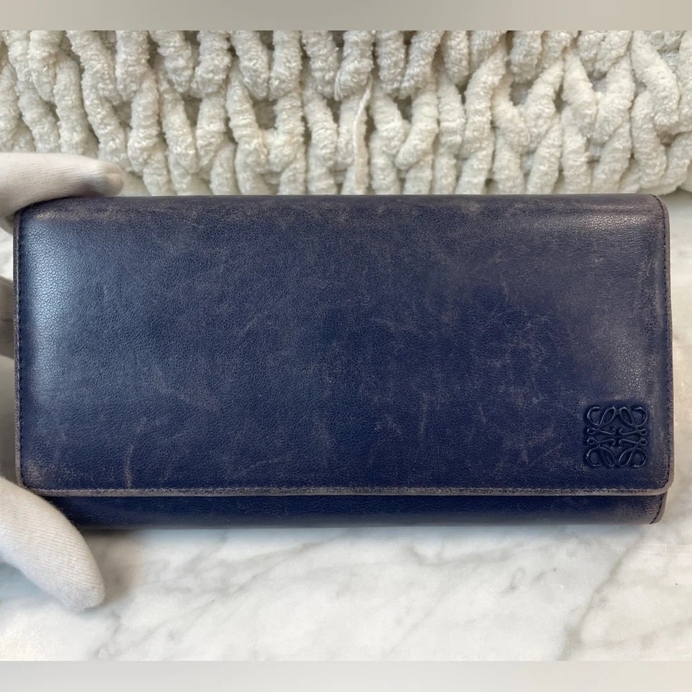 Loewe used scratches
