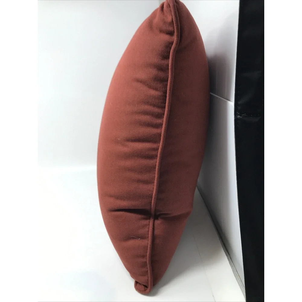 Unbranded outdoor accent