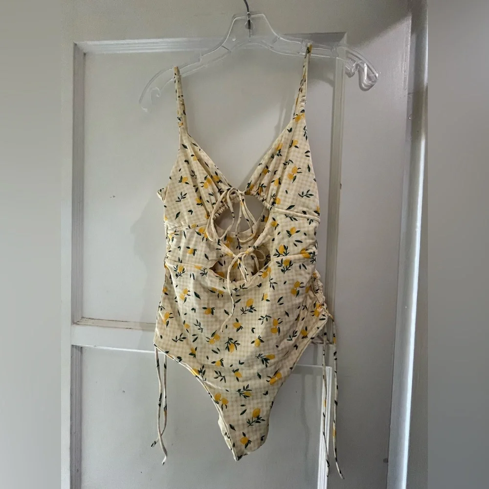 Bond-Eye limonada tied together 1 piece size Medium NWT new
