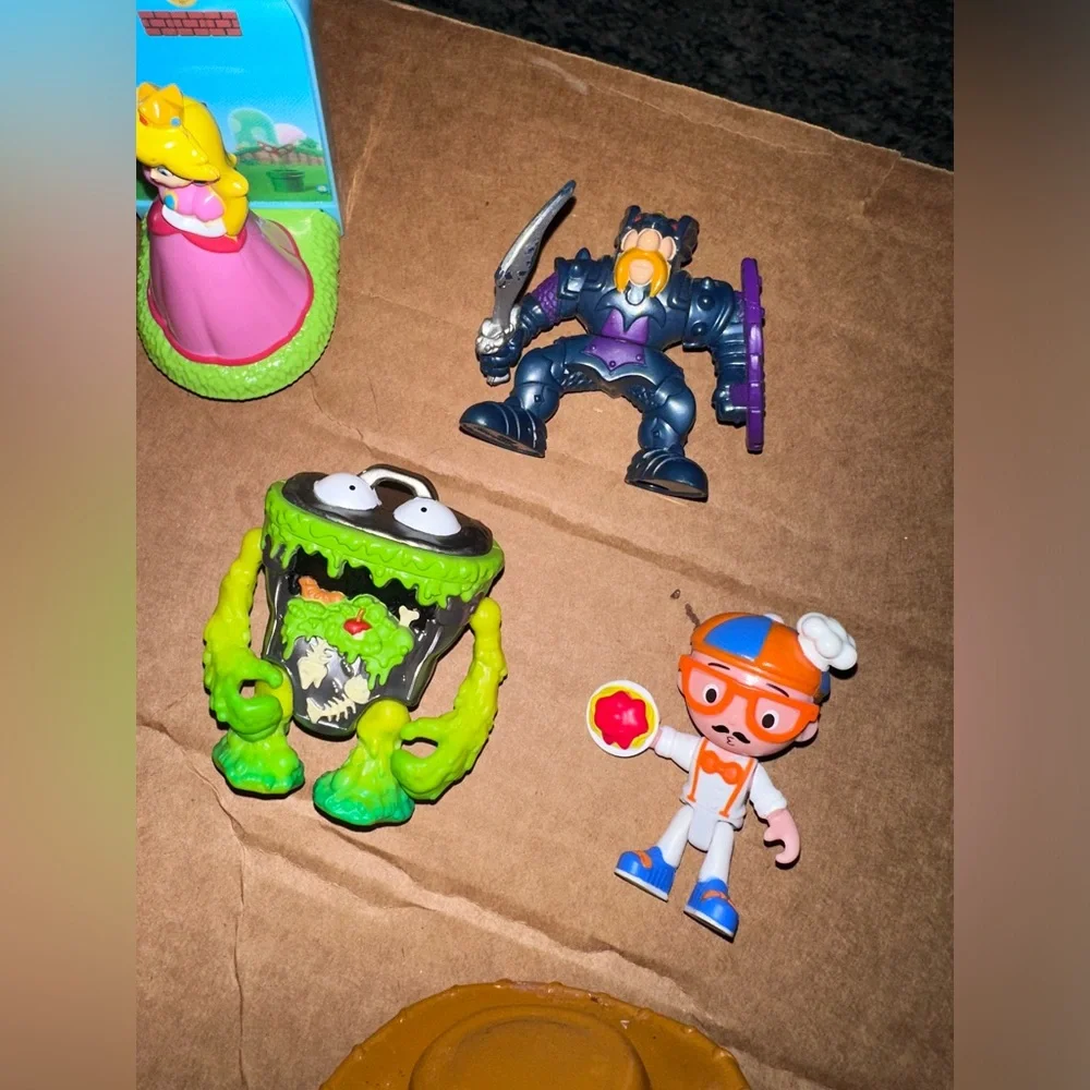 N/A cake toppers