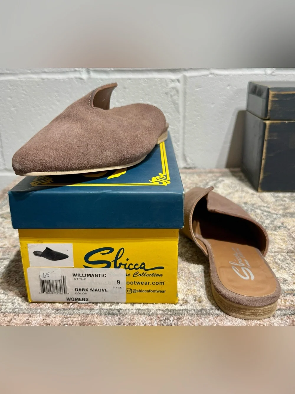 Sbicca suede slip
