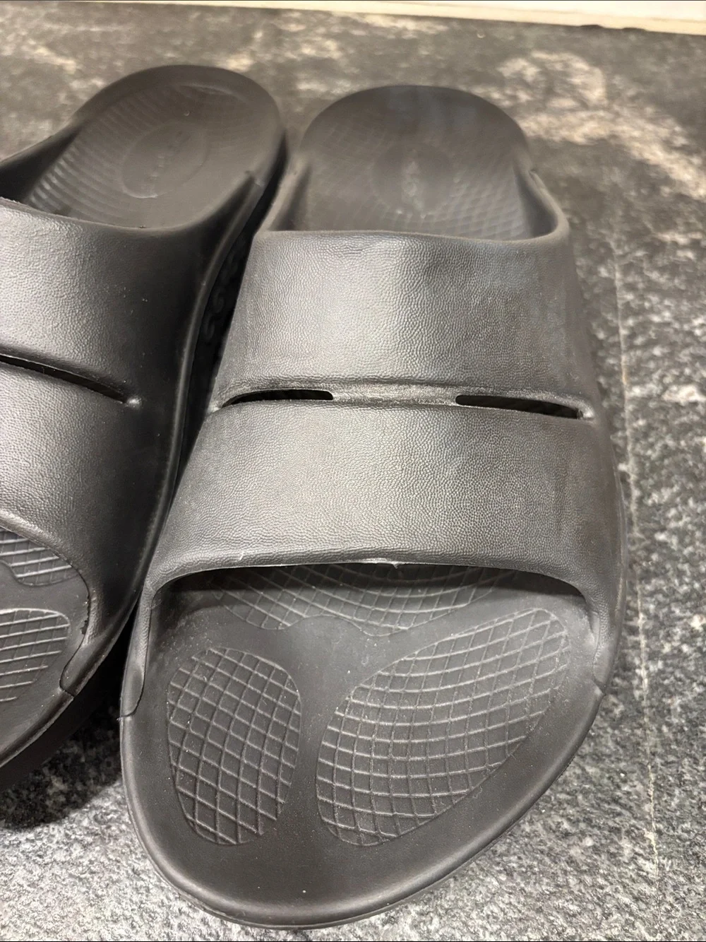 OOFOS men’s slide