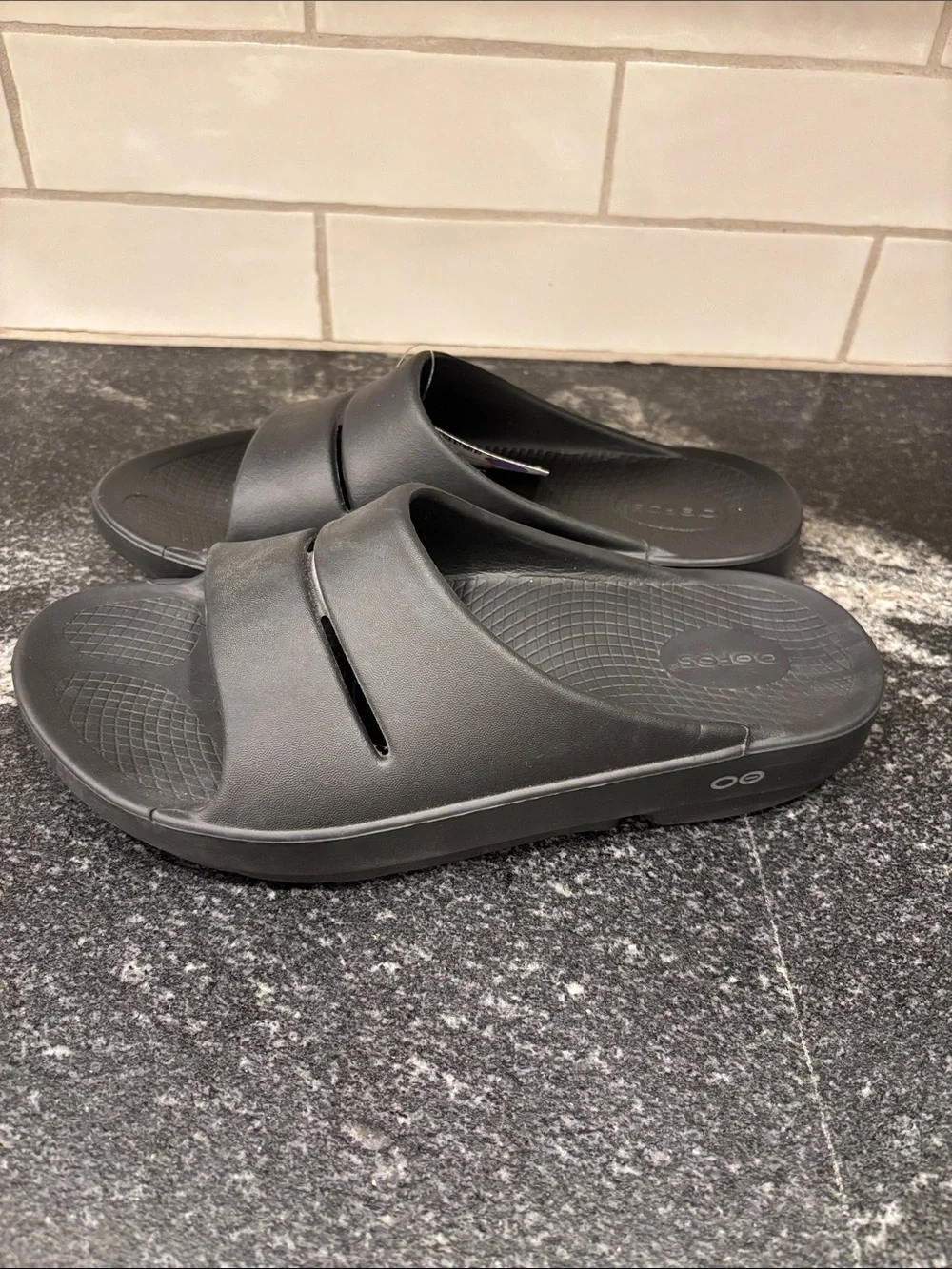 OOFOS men’s slide