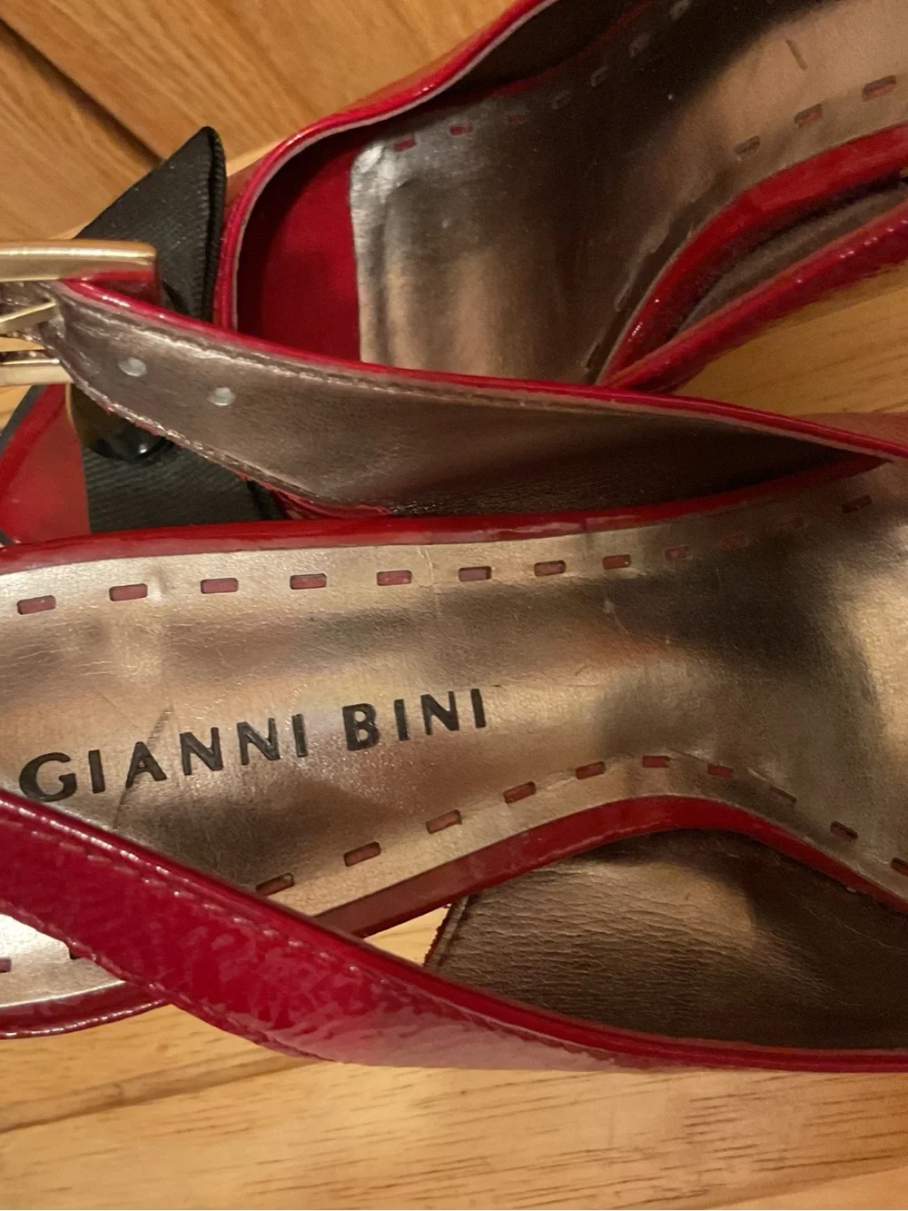 Gianni Bini red patent