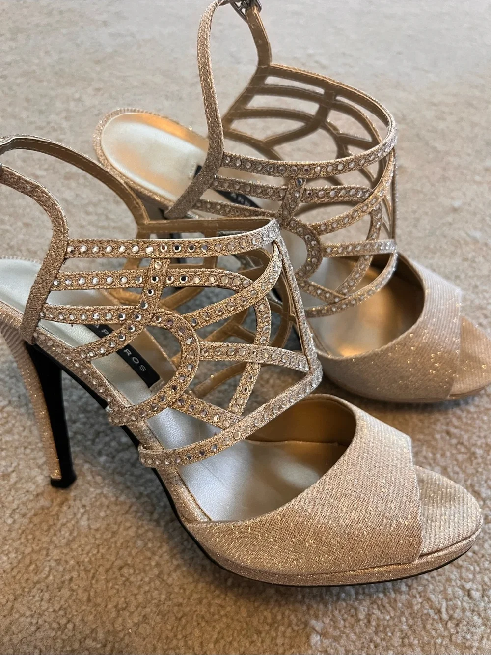 Caparros Nude Glimmer Poet Heels Sz. 8.5