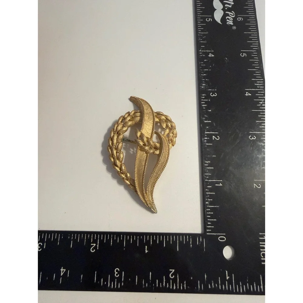 Trifari gold tone